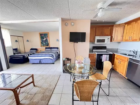 2240 Kuhio Ave #2911, Honolulu, HI 96815