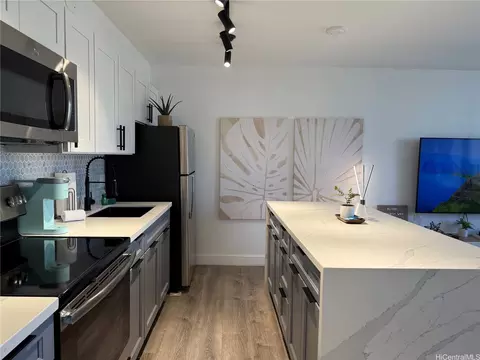 201 Ohua Ave #911, Honolulu, HI 96815