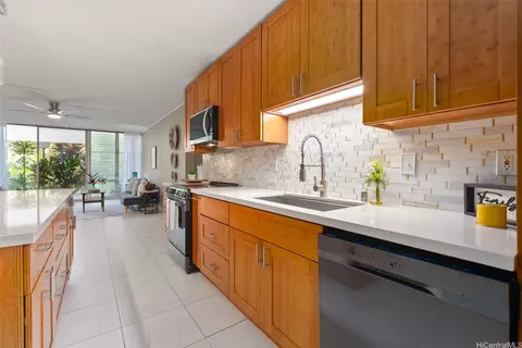 95-227 Waikalani Dr #A105, Mililani, HI 96789