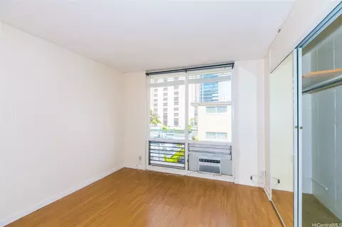 920 Kaheka St #22, Honolulu, HI 96814