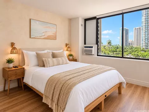 444 Niu St #904, Honolulu, HI 96815