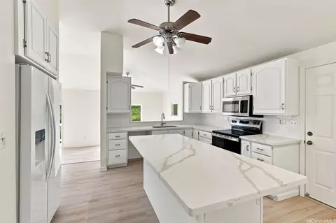 Kitchen - 5207 Poola St, Honolulu, HI 96821 photo 2 of 3