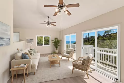 Living - 5207 Poola St, Honolulu, HI 96821 photo 1 of 2