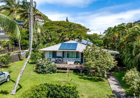 150 Kaelepulu Dr, Kailua, HI 96734