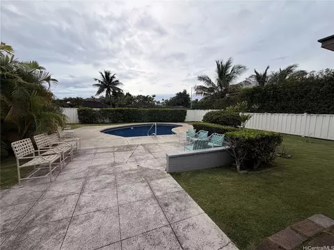608 Kuana St, Honolulu, HI 96816