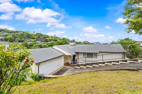 2021 Mott Smith Dr, Honolulu, HI 96822