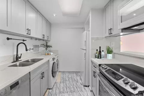 2333 Kapiolani Blvd #1607, Honolulu, HI 96826