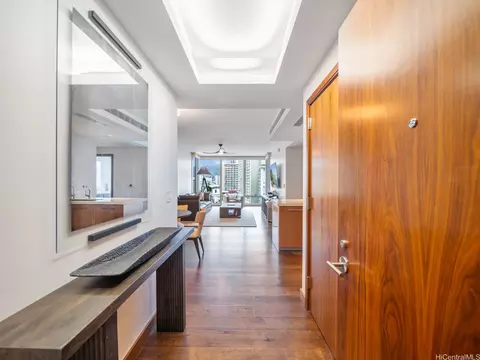 1555 Kapiolani Blvd #914, Honolulu, HI 96814