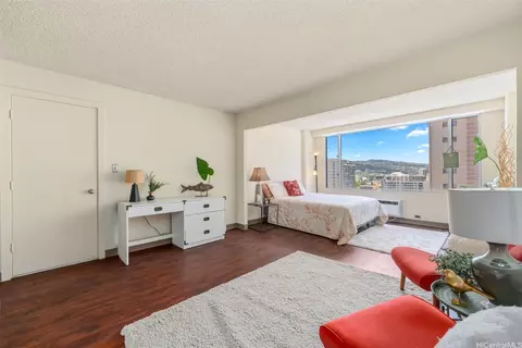 747 Amana St #1008, Honolulu, HI 96814