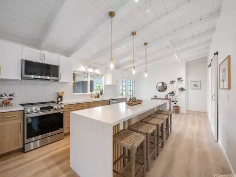 7247 Nohili St, Honolulu, HI 96825