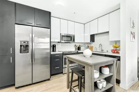 1310 Pensacola St #307, Honolulu, HI 96814