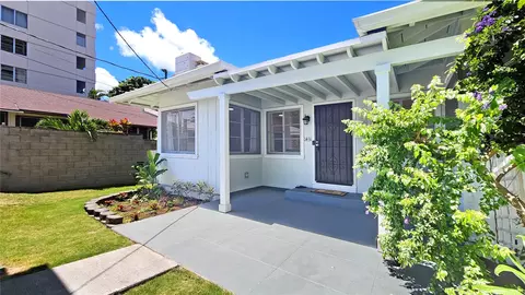 1431 Dominis St, Honolulu, HI 96822