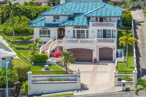 1295 Aulepe St, Kailua, HI 96734