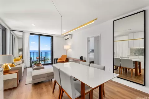987 Queen St #3102, Honolulu, HI 96814