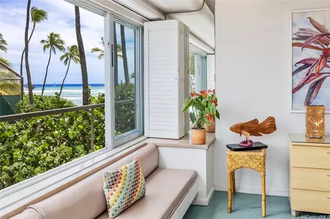 2895 Kalakaua Ave #206, Honolulu, HI 96815