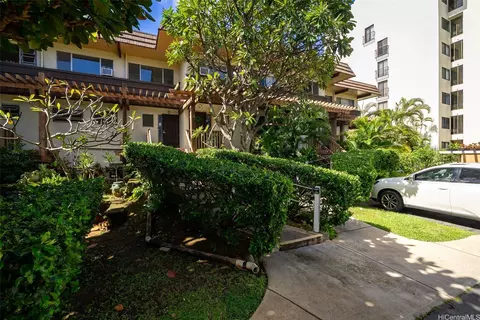 444 Lunalilo Home Rd #327, Honolulu, HI 96825