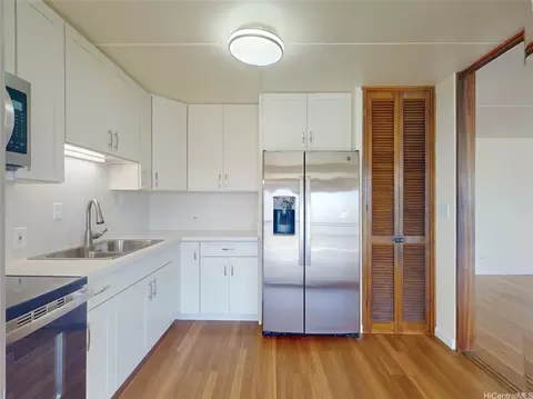 1520 Ward Ave #304, Honolulu, HI 96822