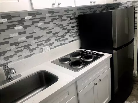 1750 Kalakaua Ave #202, Honolulu, HI 96826