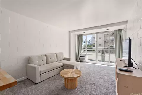 445 Kaiolu St #212, Honolulu, HI 96815