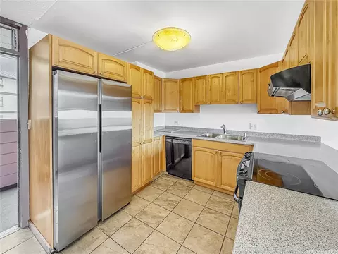 46-255 Kahuhipa St #A301, Kaneohe, HI 96744