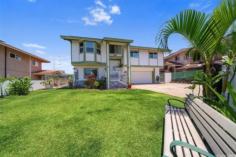 1011 Luaole Pl, Honolulu, HI 96818