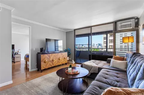 1521 Alexander St #406, Honolulu, HI 96822