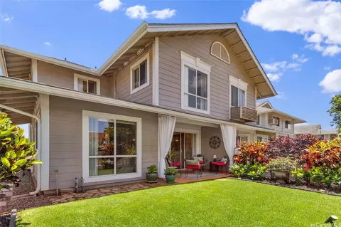 94-642 Lumiauau St #B4, Waipahu, HI 96797