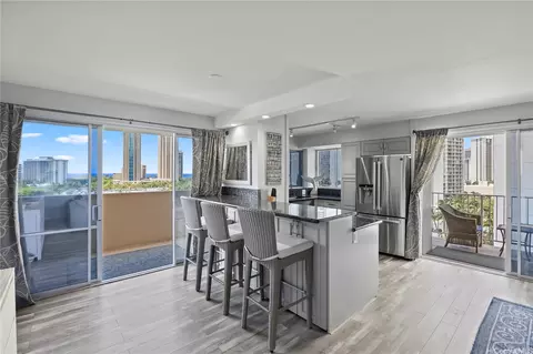 419 Keoniana St #1105, Honolulu, HI 96815