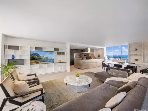 2969 Kalakaua Ave #505, Honolulu, HI 96815