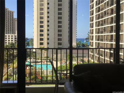 201 Ohua Ave #912 T-2, Honolulu, HI 96815