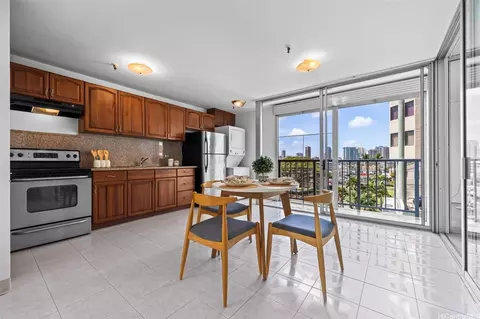 1226 Alexander St #501, Honolulu, HI 96826