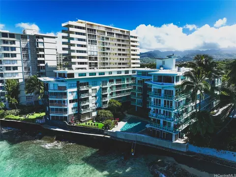 2957 Kalakaua Ave #306, Honolulu, HI 96815