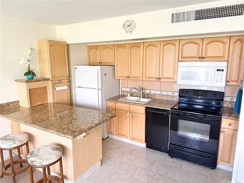 84-740 Kili Dr #724, Waianae, HI 96792