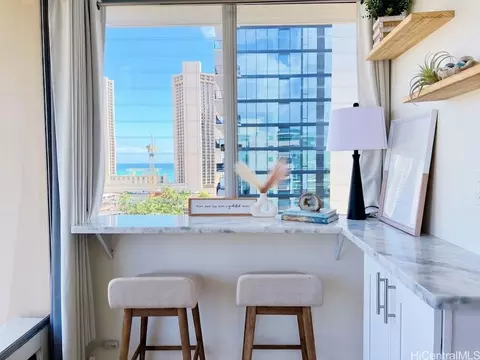 444 Kanekapolei St #1402, Honolulu, HI 96815