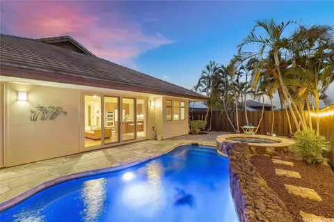 1032 Koko Uka Pl, Honolulu, HI 96825