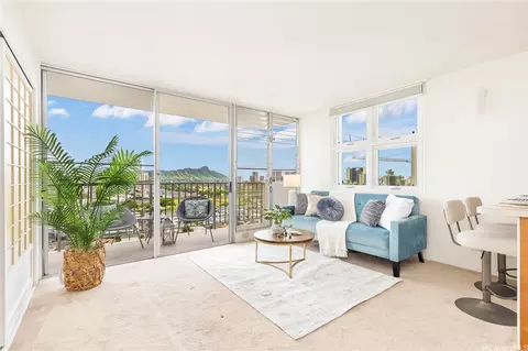 2754 Kuilei St #1704, Honolulu, HI 96826