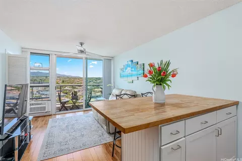 94-979 Kauolu Pl #1110, Waipahu, HI 96797