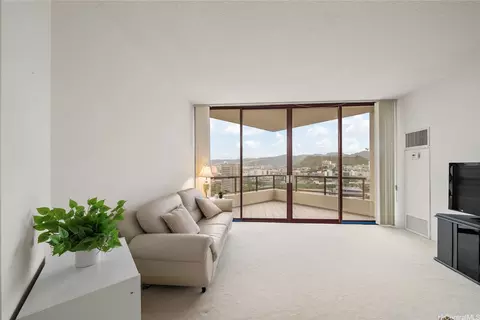 725 Kapiolani Blvd #2205, Honolulu, HI 96813