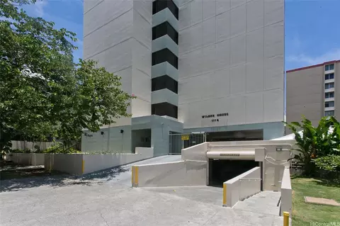 1114 Wilder Ave #207, Honolulu, HI 96822