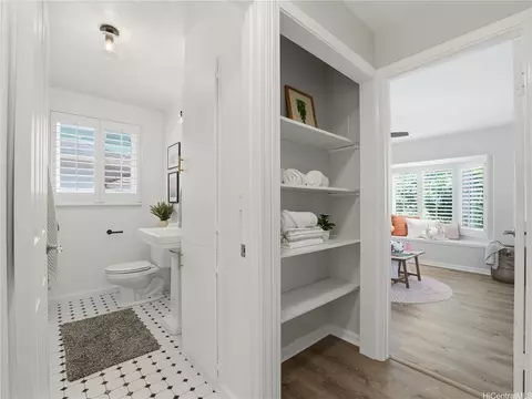 Entry Way - 620 Hao St, Honolulu, HI 96821 photo 1 of 2