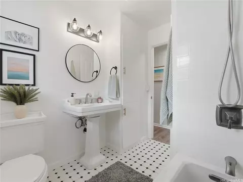 Bath - 620 Hao St, Honolulu, HI 96821 photo 3 of 3