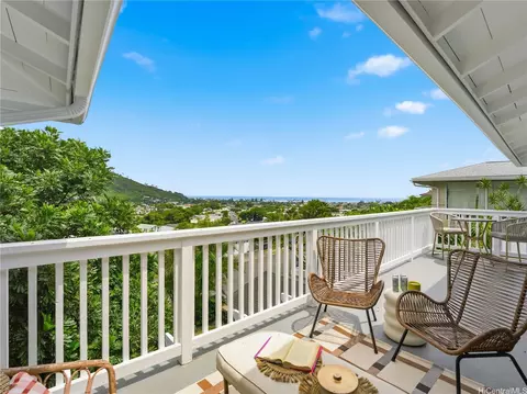 Exterior - 620 Hao St, Honolulu, HI 96821 photo 3 of 4
