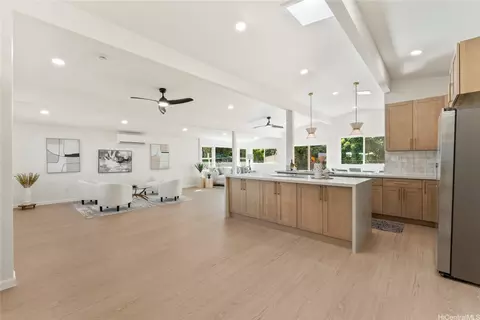 2076 Aaniu Loop, Pearl City, HI 96782