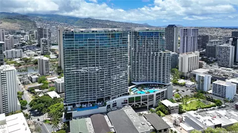 383 Kalaimoku St #1703, Honolulu, HI 96815