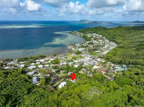 47-348 Mawaena St, Kaneohe, HI 96744