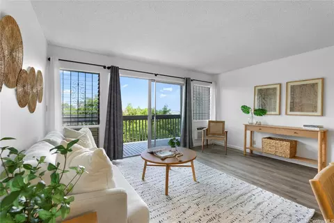 98-1451 Kaahumanu St #E221, Aiea, HI 96701