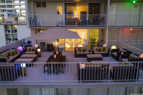 2572 Lemon Rd #703, Honolulu, HI 96815