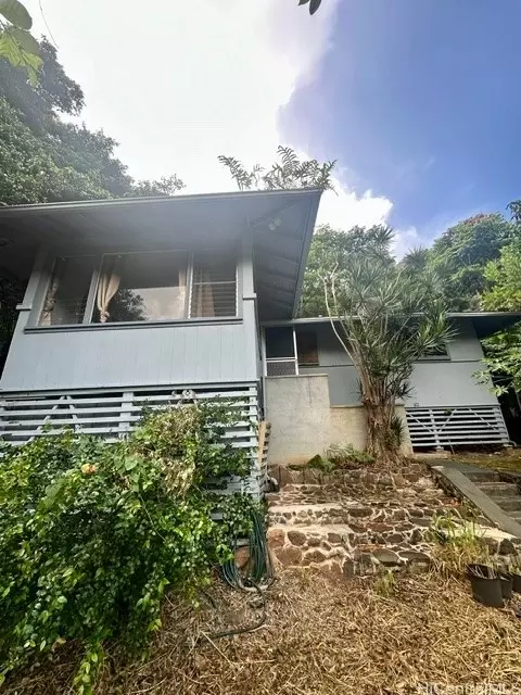 2339 Waiomao Rd, Honolulu, HI 96816