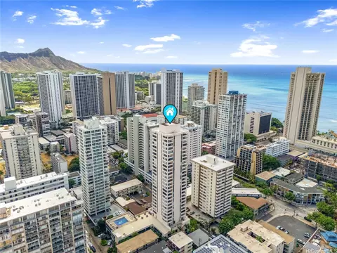 2410 Cleghorn St #1904, Honolulu, HI 96815