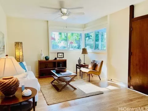 58-358 Kamehameha Hwy #B, Haleiwa, HI 96712